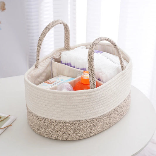 Sac en Osier beige pour bébé.